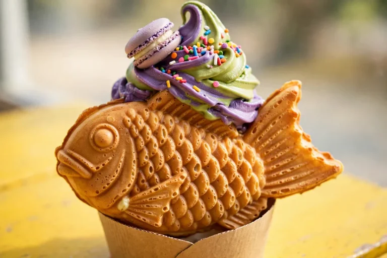 SomiSomi menu prices 2026 Ah-Boong fish-shaped waffle with ube and matcha soft serve